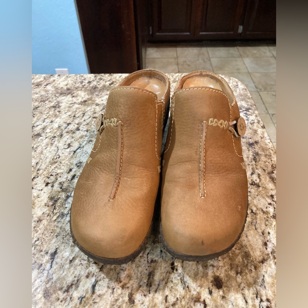 Timberland clog mules GUC Size 8 Brown